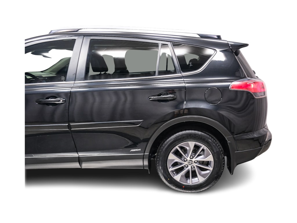 Thumbnail: 2018 Toyota RAV4 - 3