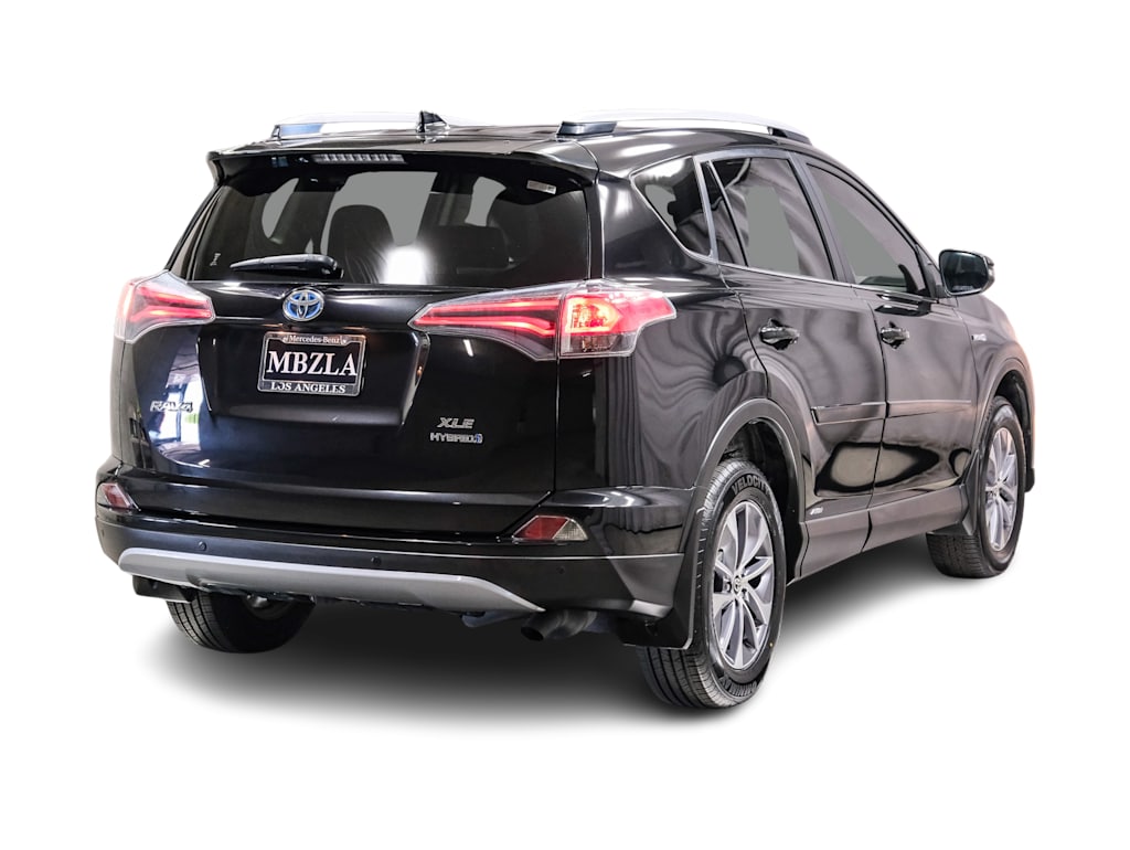 Thumbnail: 2018 Toyota RAV4 - 18