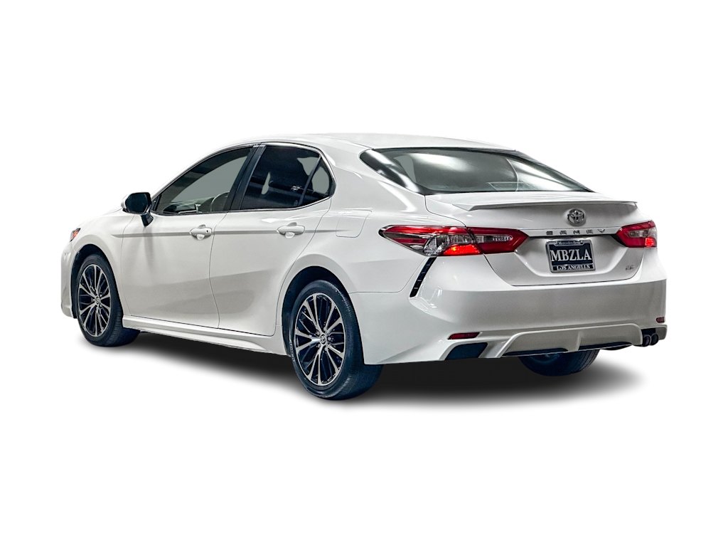 2018 Toyota Camry SE 3