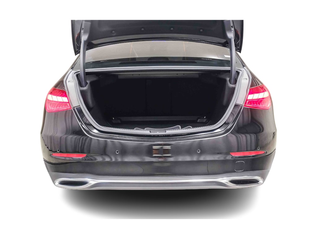 Thumbnail: 2023 Mercedes-Benz C-Class - 12