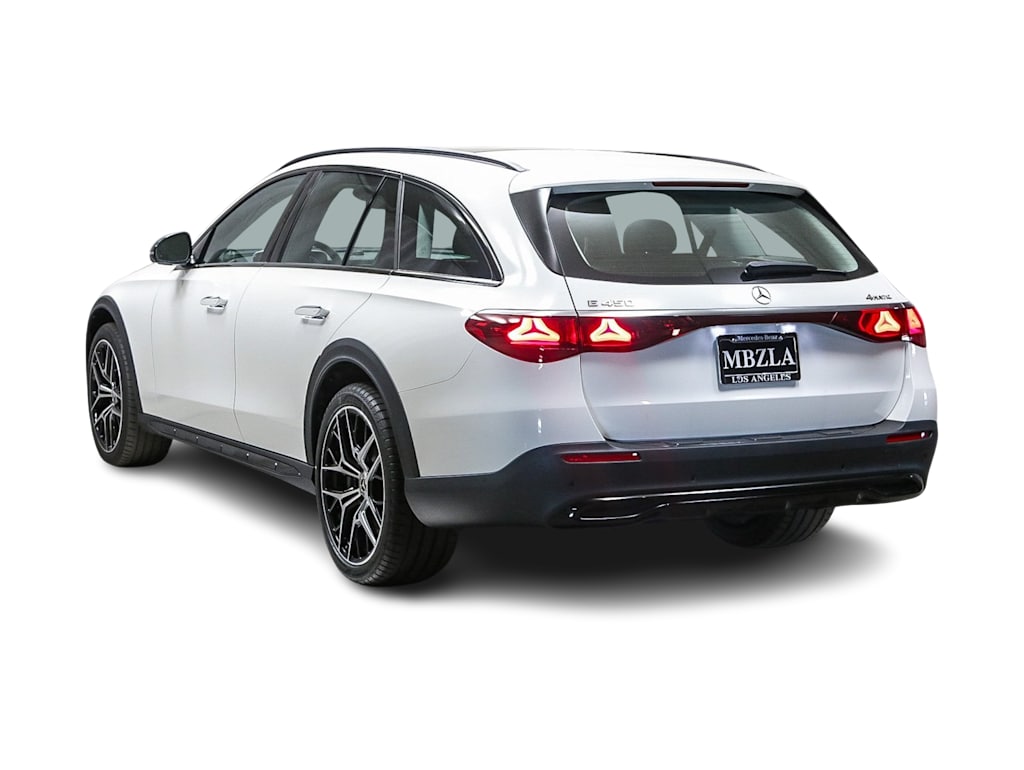 Thumbnail: 2025 Mercedes-Benz E-Class - 3