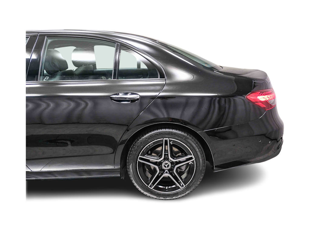 Thumbnail: 2022 Mercedes-Benz E-Class - 3