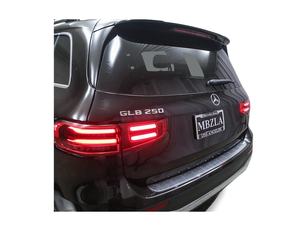 2025 Mercedes-Benz GLB 250 20