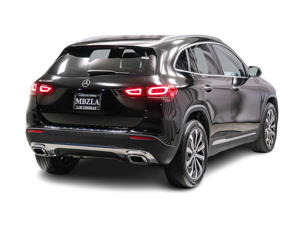 Thumbnail: 2023 Mercedes-Benz GLA - 17