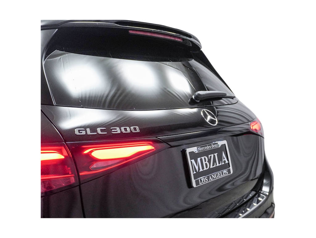 Thumbnail: 2025 Mercedes-Benz GLC - 20