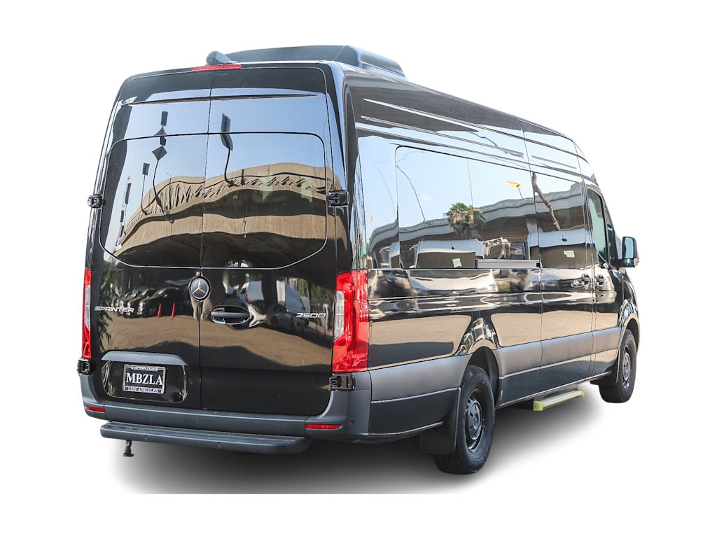 Thumbnail: 2025 Mercedes-Benz Sprinter - 17