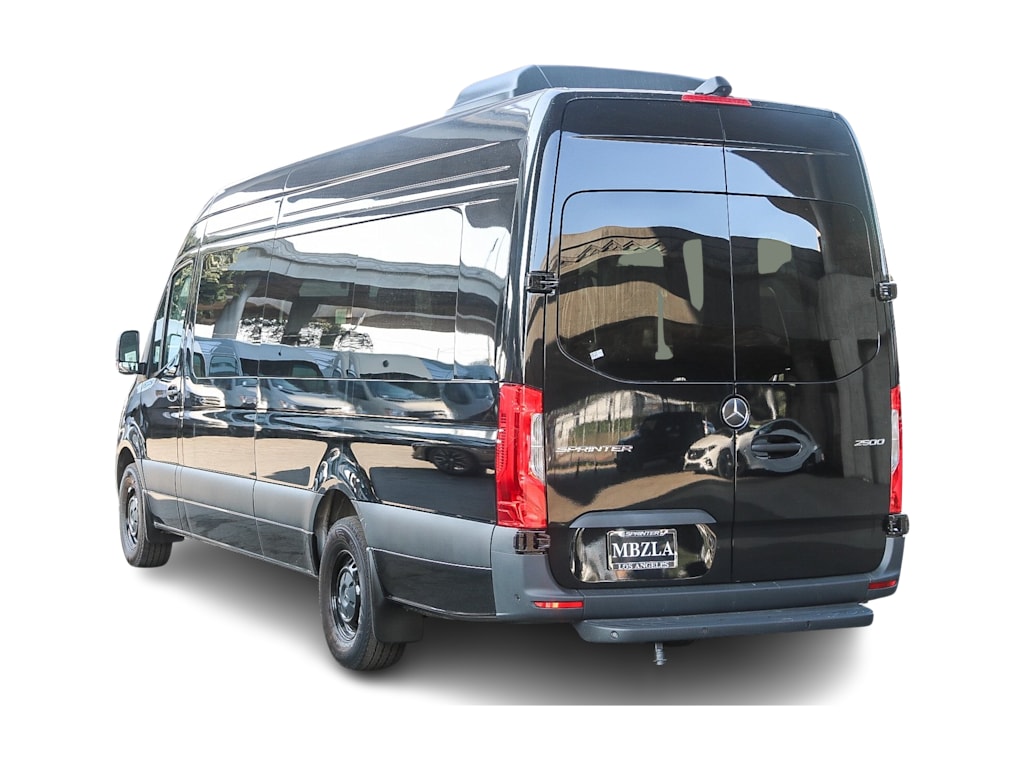Thumbnail: 2025 Mercedes-Benz Sprinter - 3