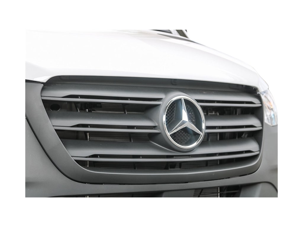 Thumbnail: 2025 Mercedes-Benz Sprinter - 18