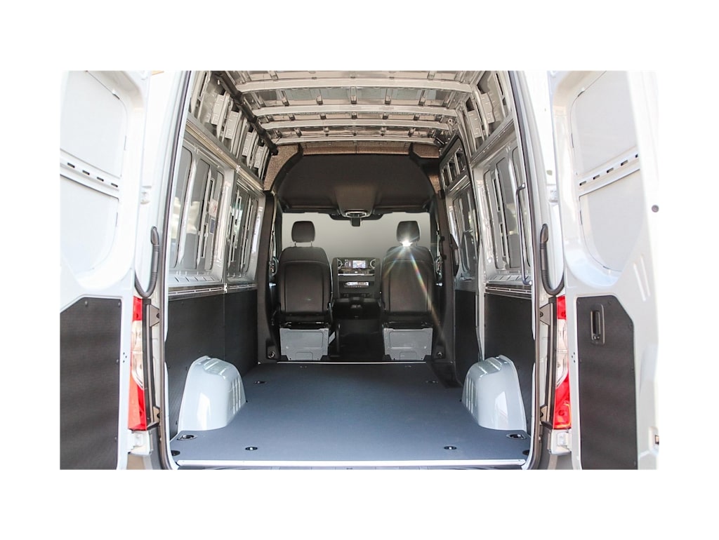 Thumbnail: 2025 Mercedes-Benz Sprinter - 14