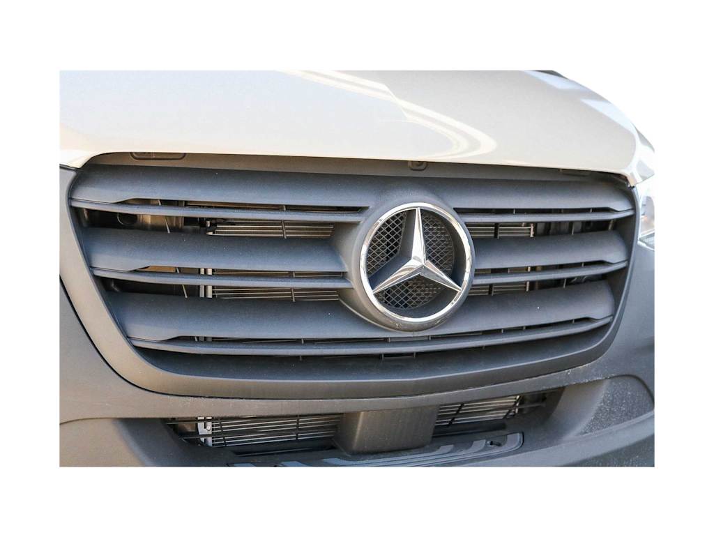 Thumbnail: 2025 Mercedes-Benz Sprinter - 17