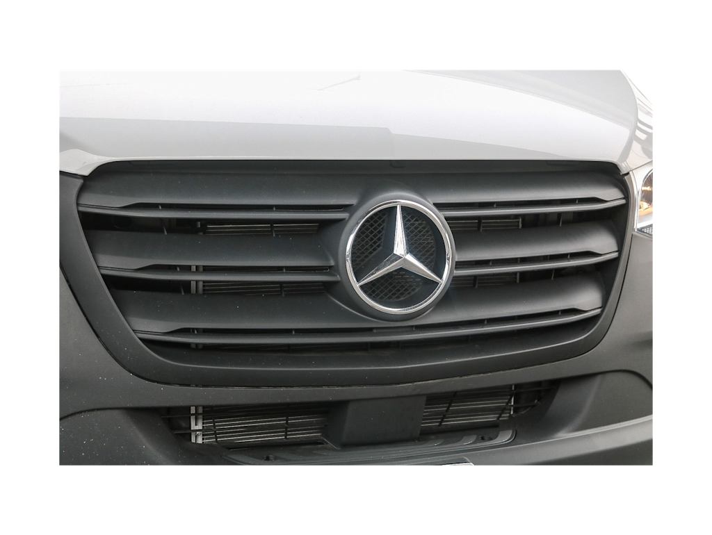 Thumbnail: 2025 Mercedes-Benz Sprinter - 19