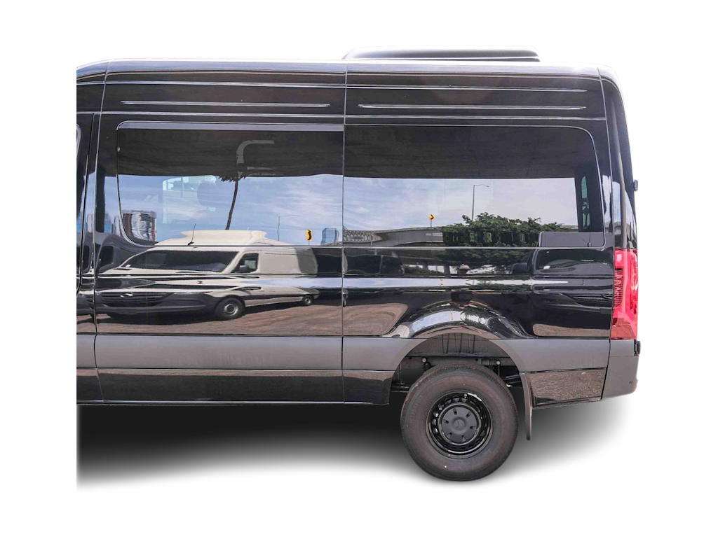 Thumbnail: 2026 Mercedes-Benz Sprinter - 3