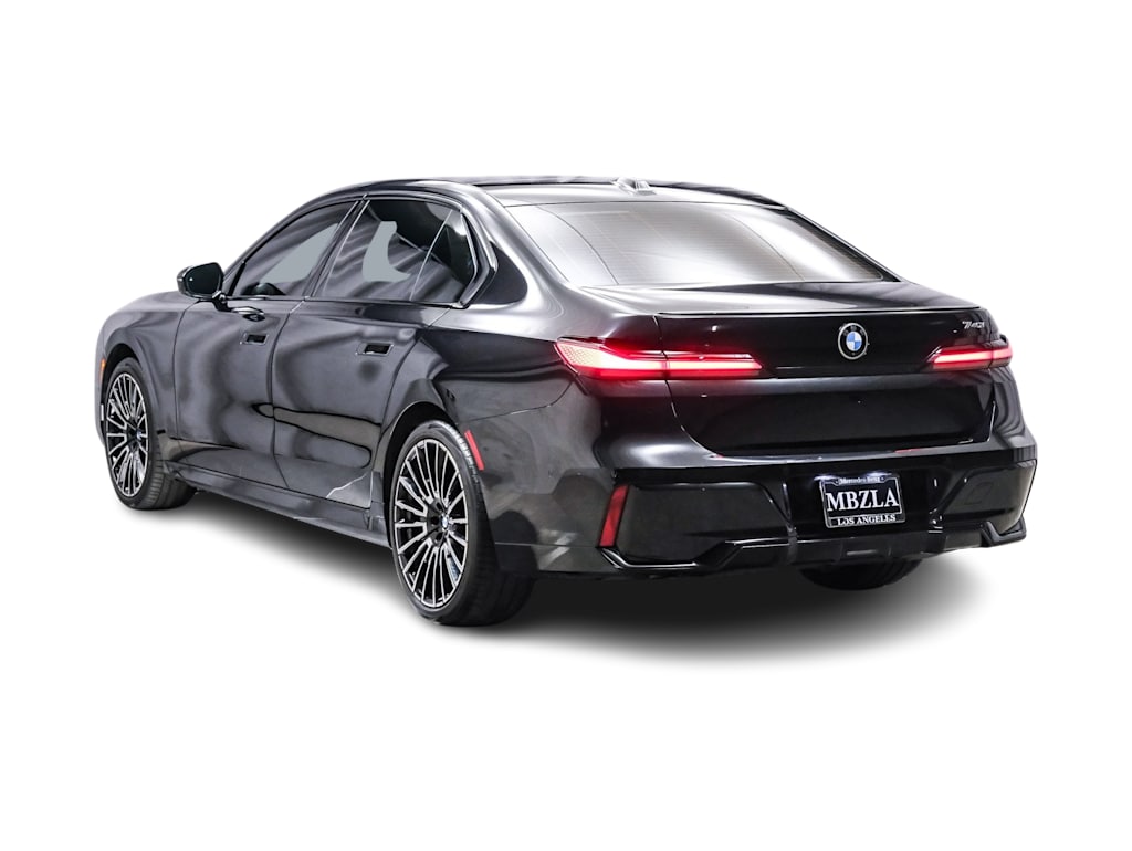 Thumbnail: 2025 BMW 7 Series - 3