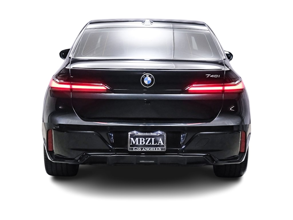 Thumbnail: 2025 BMW 7 Series - 4