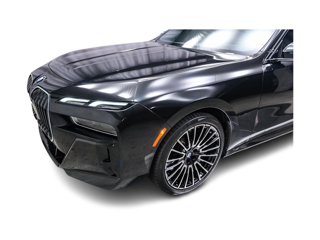 Thumbnail: 2025 BMW 7 Series - 22