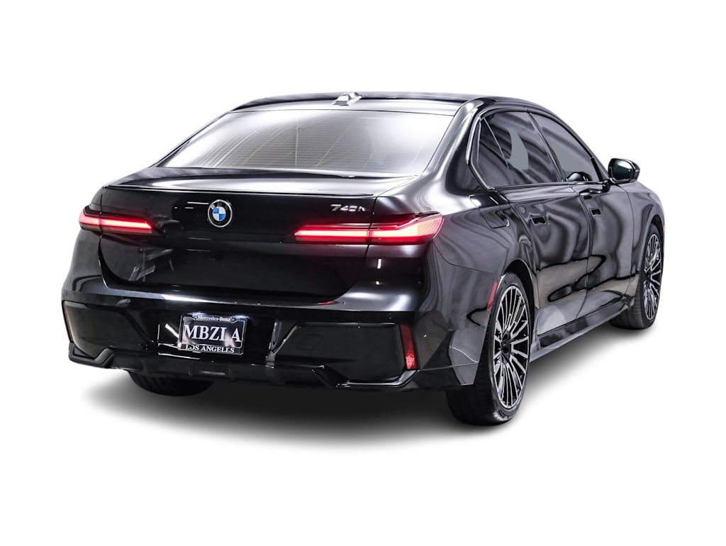 Thumbnail: 2025 BMW 7 Series - 16