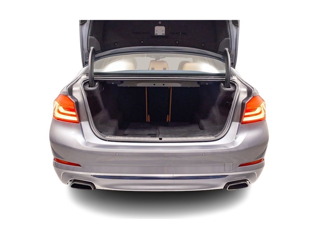 Thumbnail: 2019 BMW 5 Series - 32