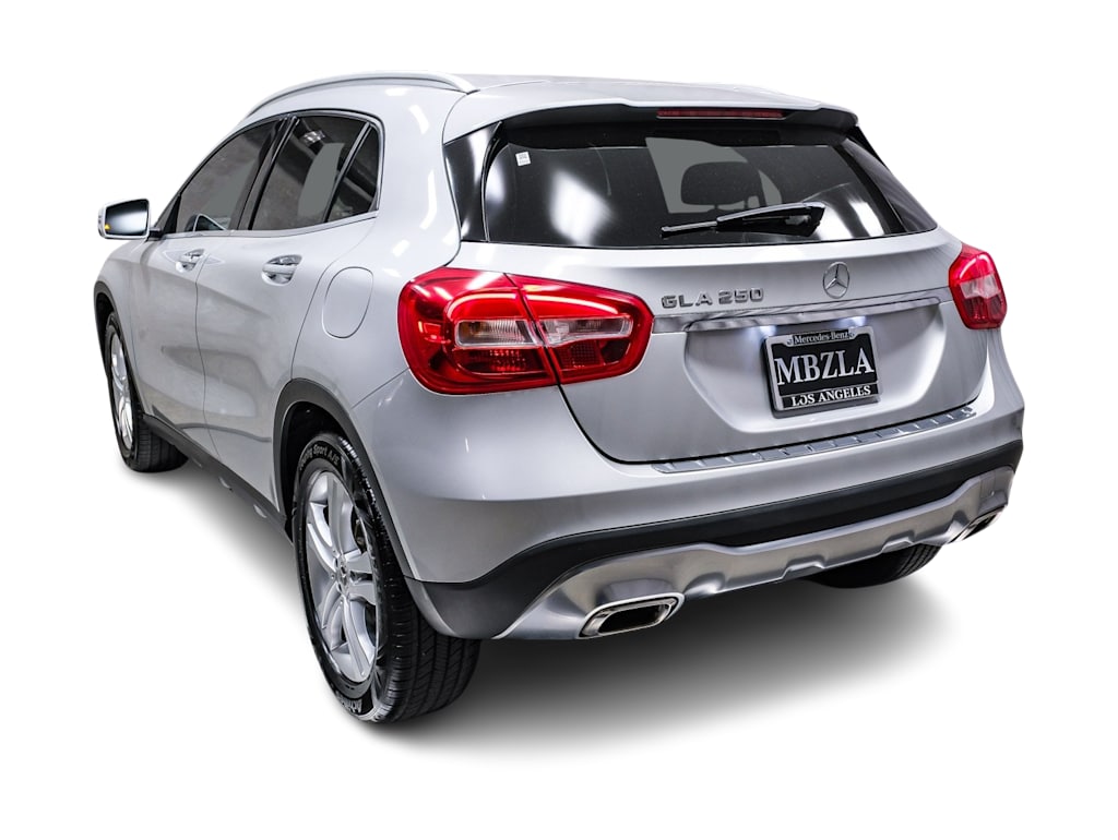 Thumbnail: 2018 Mercedes-Benz GLA - 16