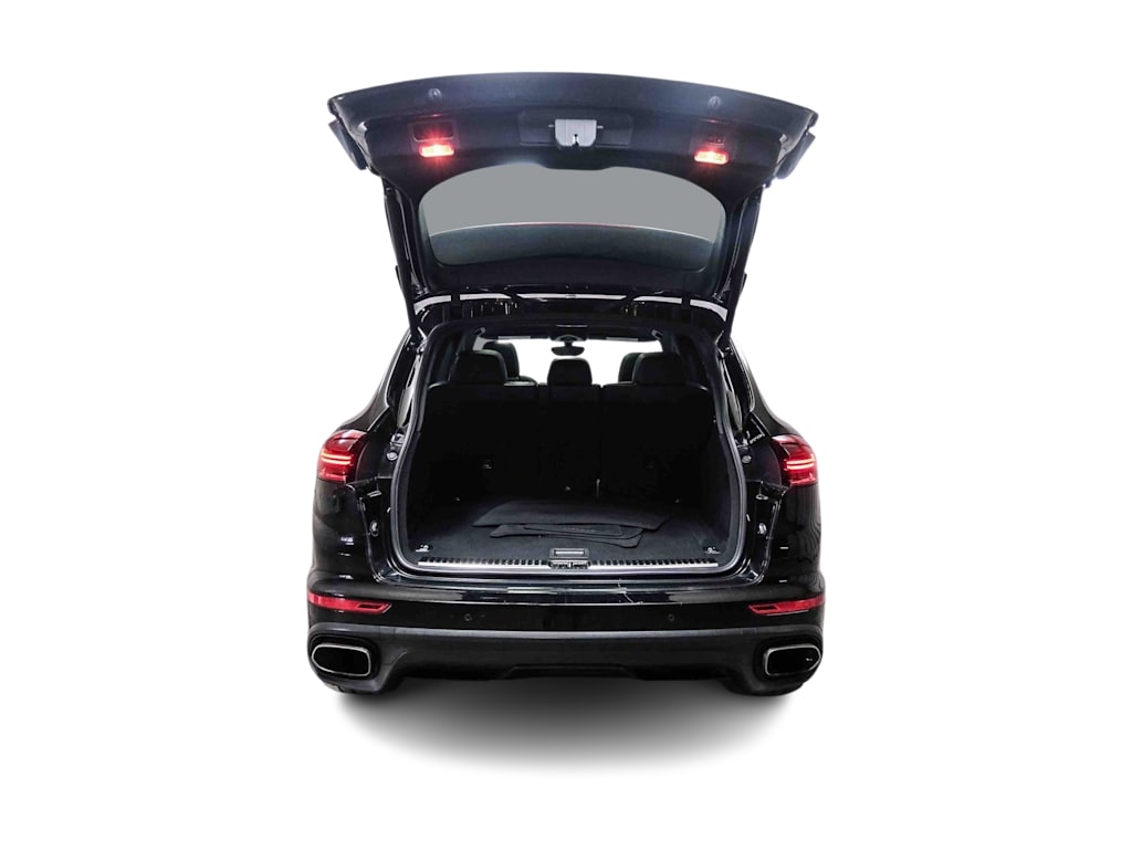 Thumbnail: 2016 Porsche Cayenne - 16