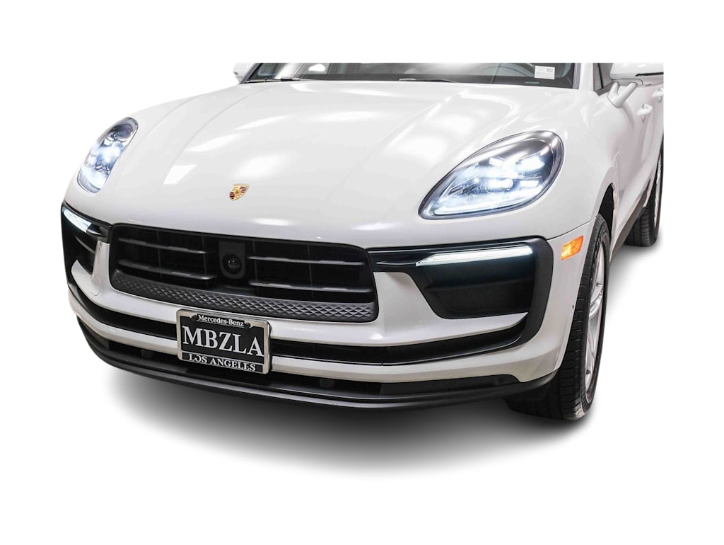 Thumbnail: 2023 Porsche Macan - 20