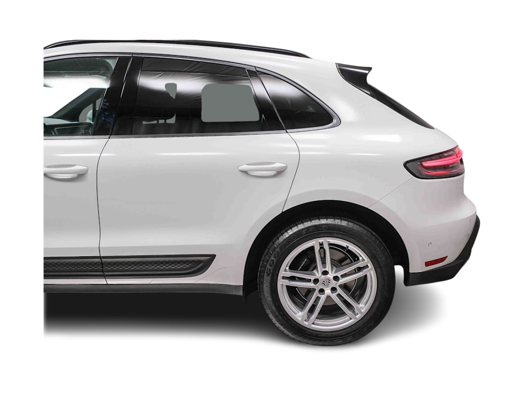 Thumbnail: 2023 Porsche Macan - 3