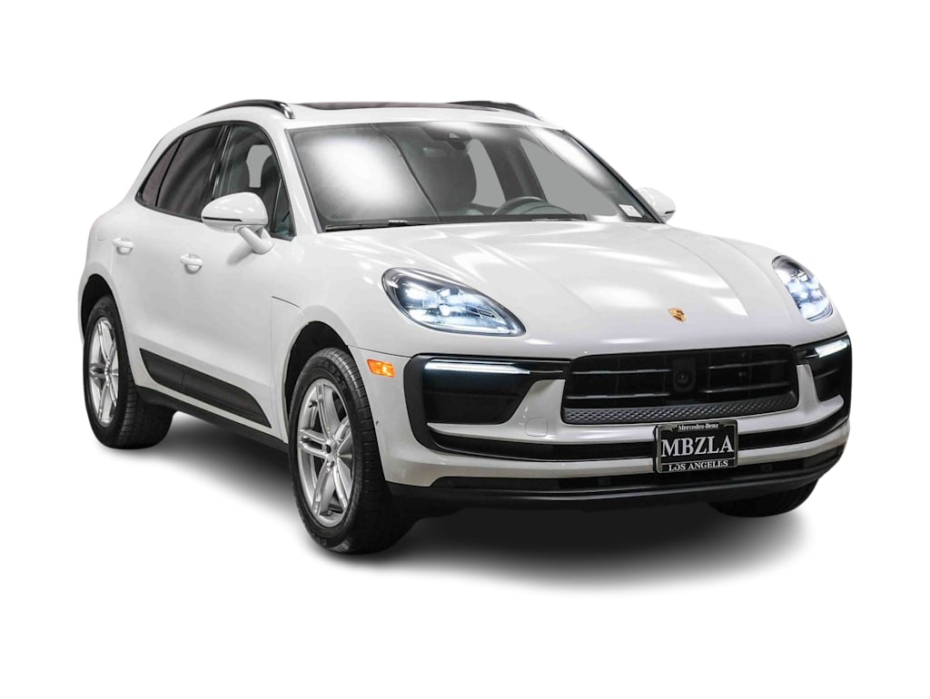 Thumbnail: 2023 Porsche Macan - 16