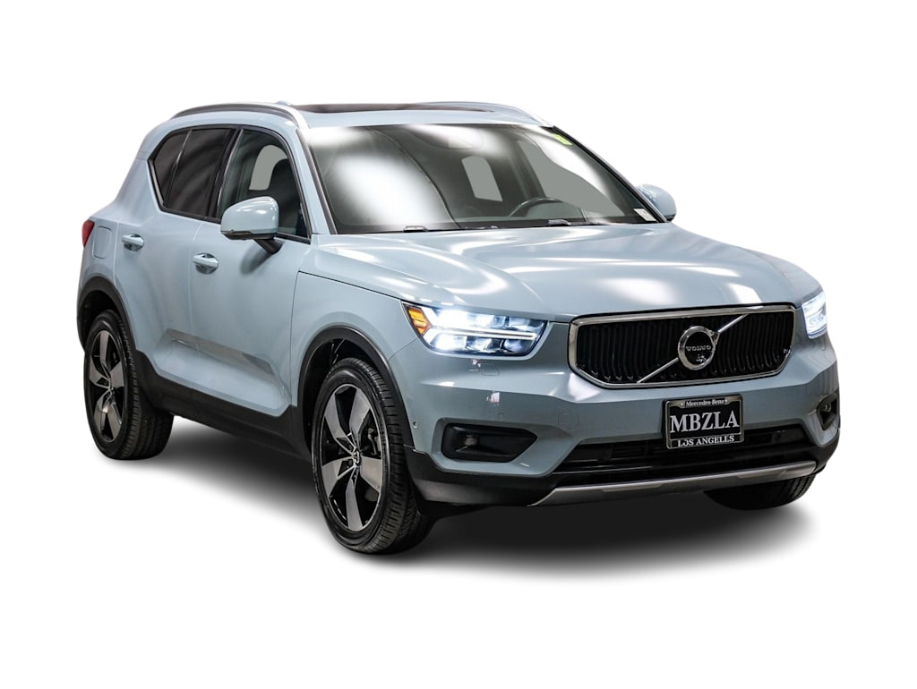 Thumbnail: 2019 Volvo XC40 - 17