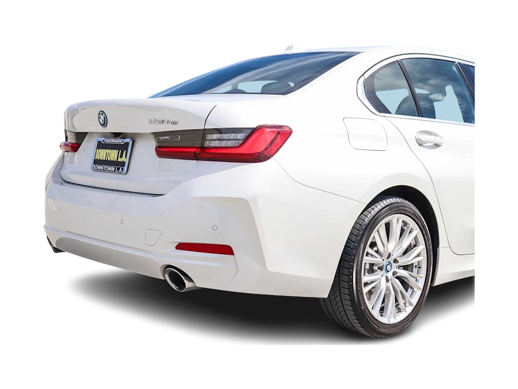 Thumbnail: 2024 BMW 3 Series - 18