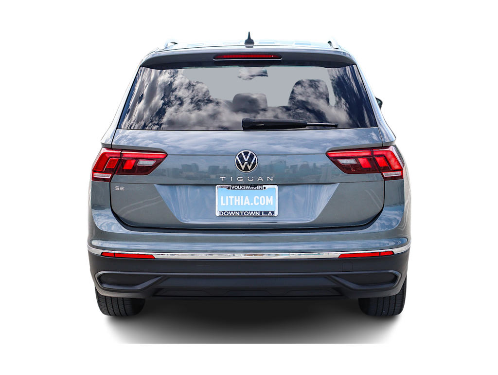 Thumbnail: 2022 Volkswagen Tiguan - 4