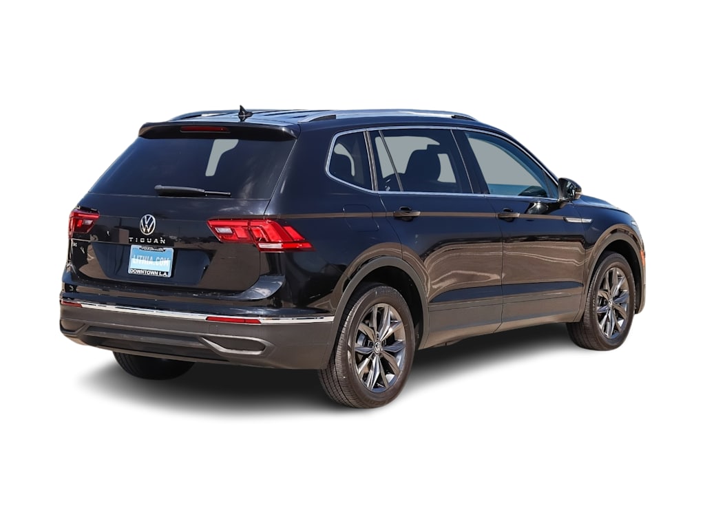 Thumbnail: 2022 Volkswagen Tiguan - 17