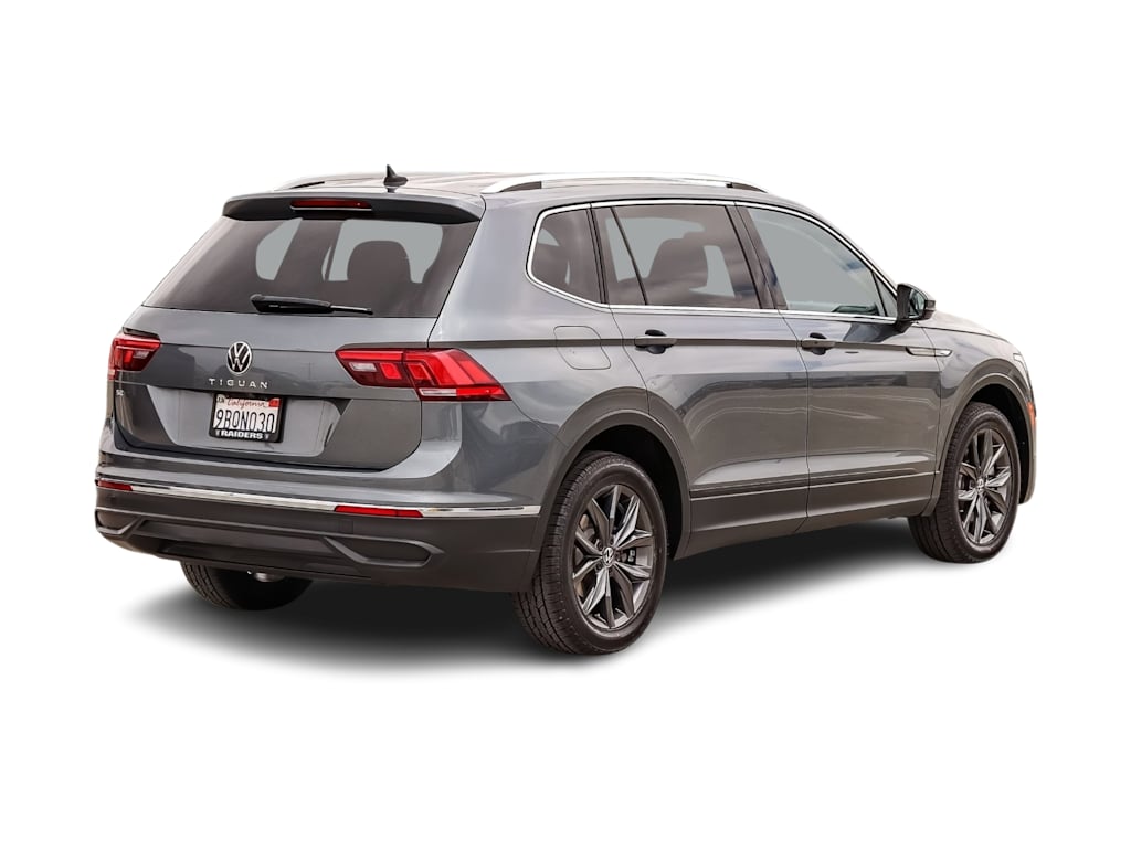 Thumbnail: 2022 Volkswagen Tiguan - 17