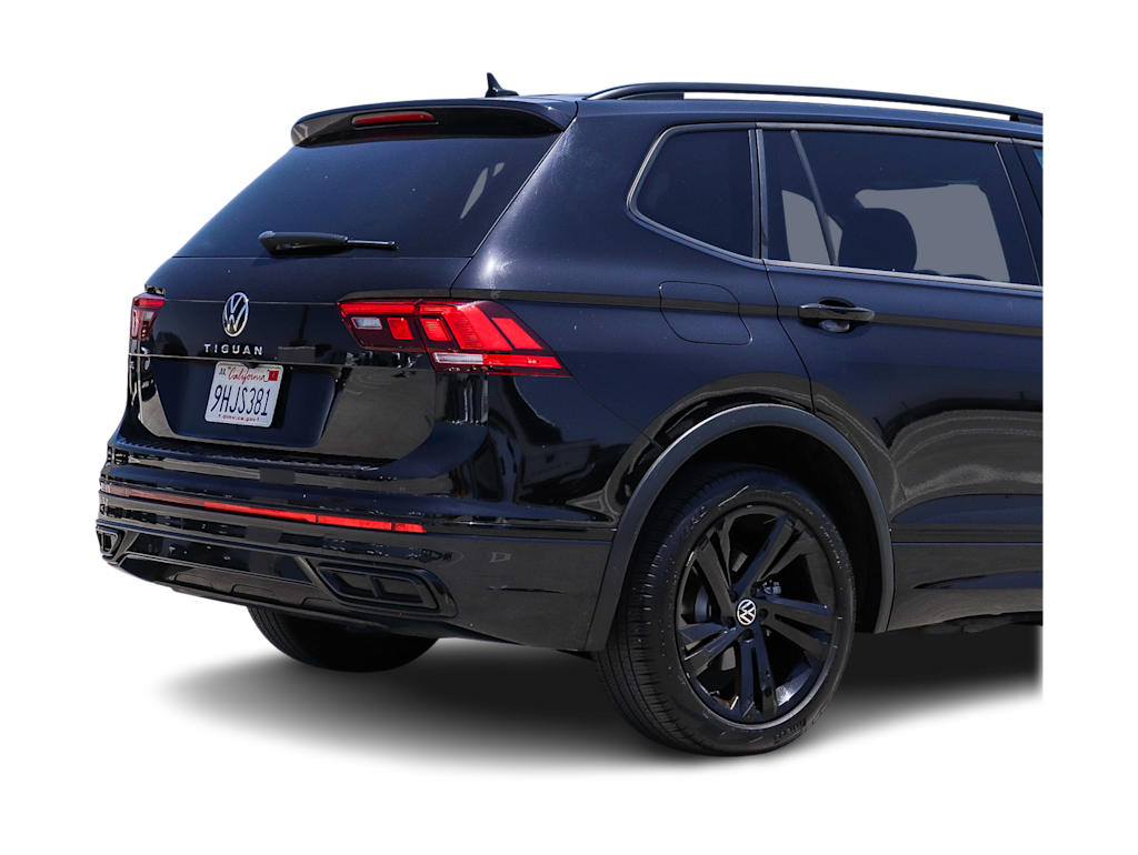 Thumbnail: 2023 Volkswagen Tiguan - 17