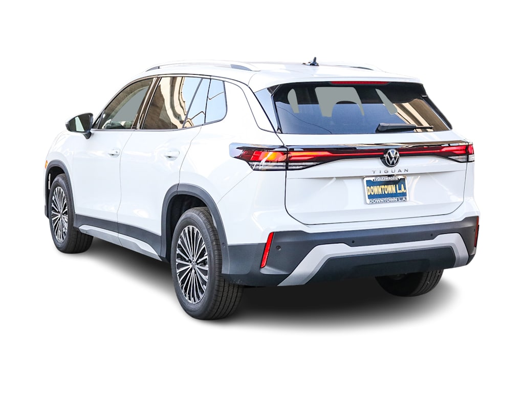 Thumbnail: 2025 Volkswagen Tiguan - 3