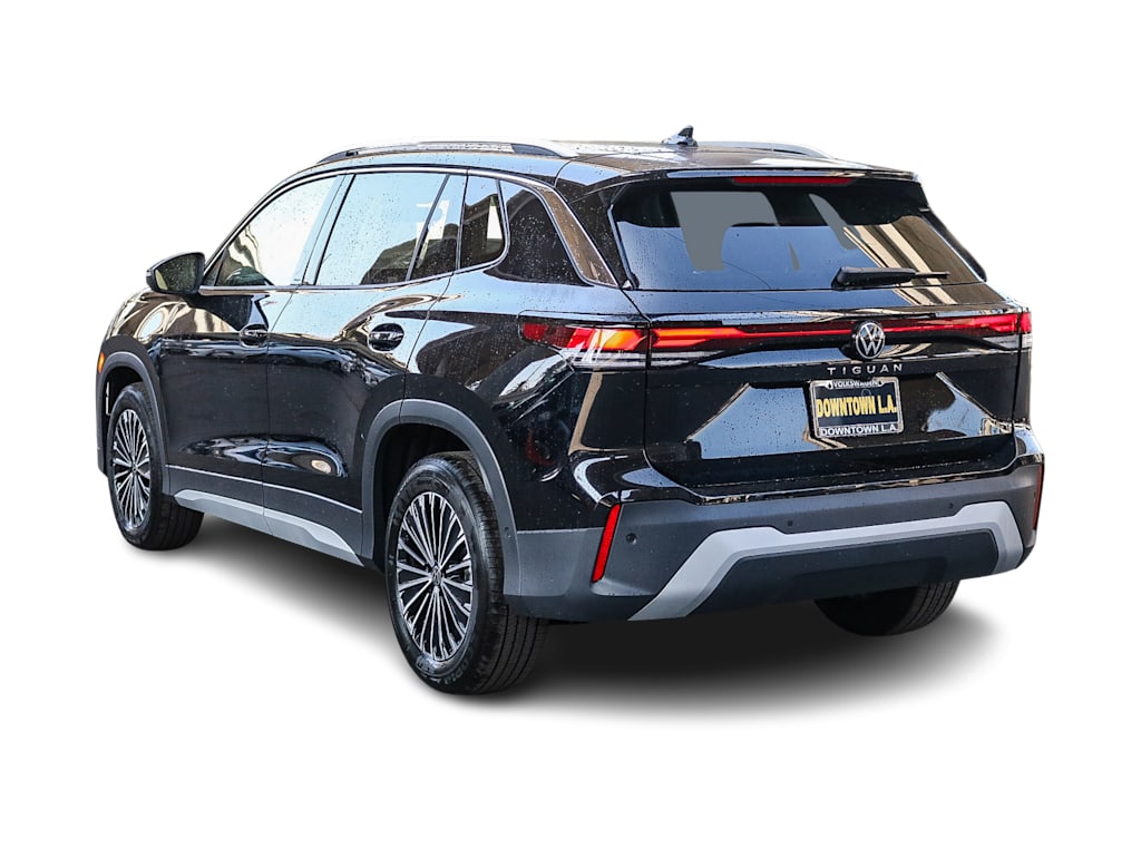 Thumbnail: 2025 Volkswagen Tiguan - 3