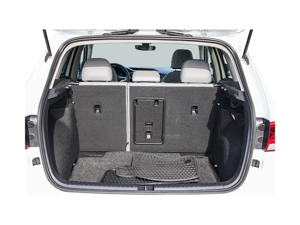 Thumbnail: 2023 Volkswagen Taos - 17