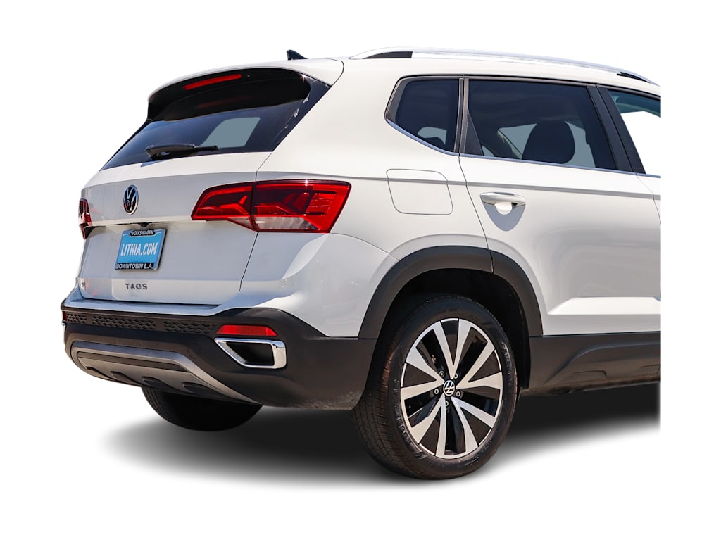 Thumbnail: 2022 Volkswagen Taos - 17