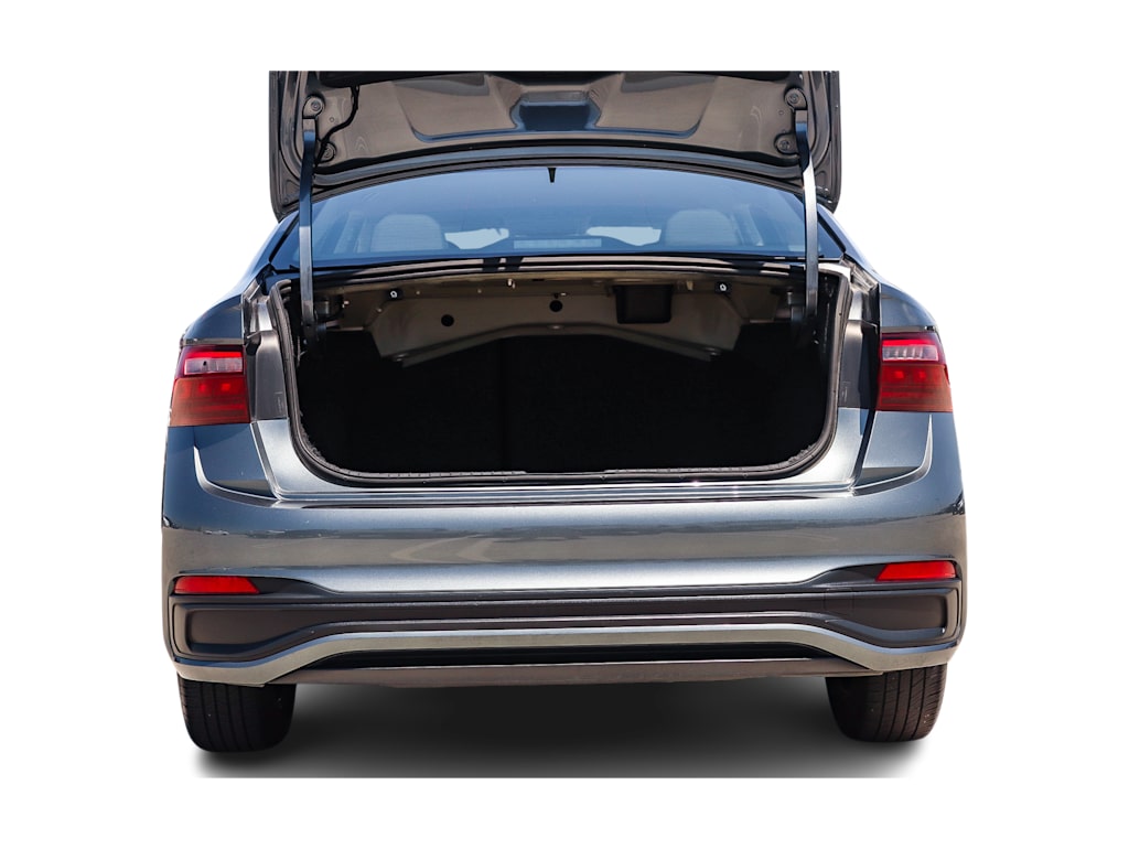 Thumbnail: 2024 Volkswagen Jetta - 16