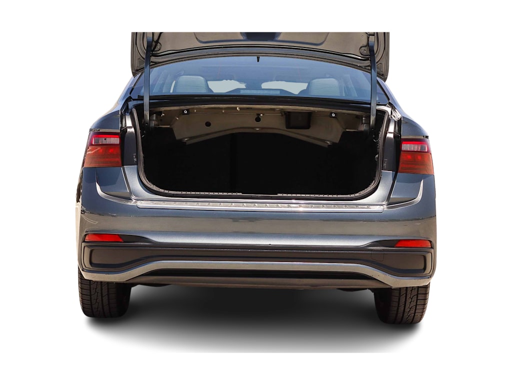 Thumbnail: 2023 Volkswagen Jetta - 16