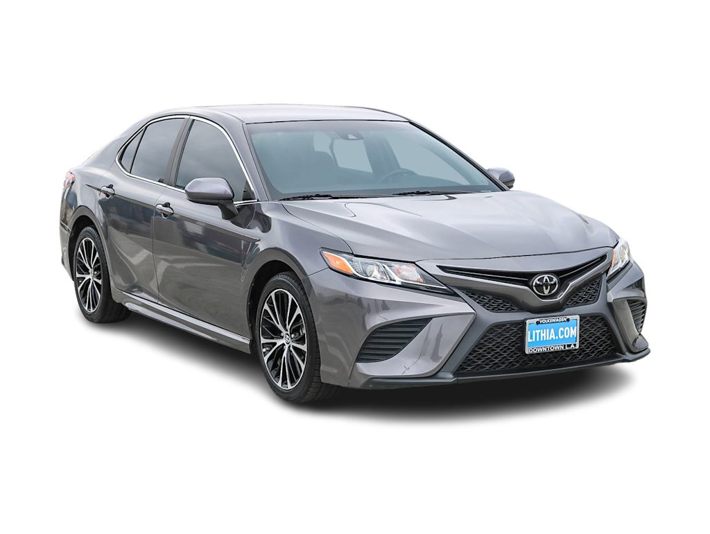 2018 Toyota Camry SE 17