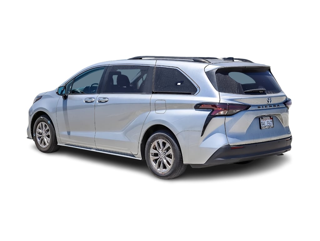 Thumbnail: 2023 Toyota Sienna - 3