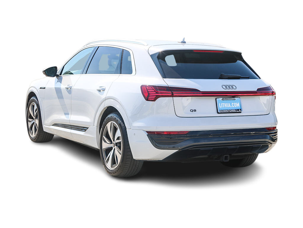 Thumbnail: 2024 Audi Q8 e-tron - 3