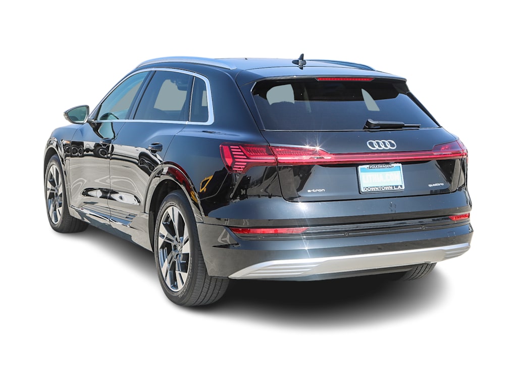 Thumbnail: 2022 Audi e-tron - 4