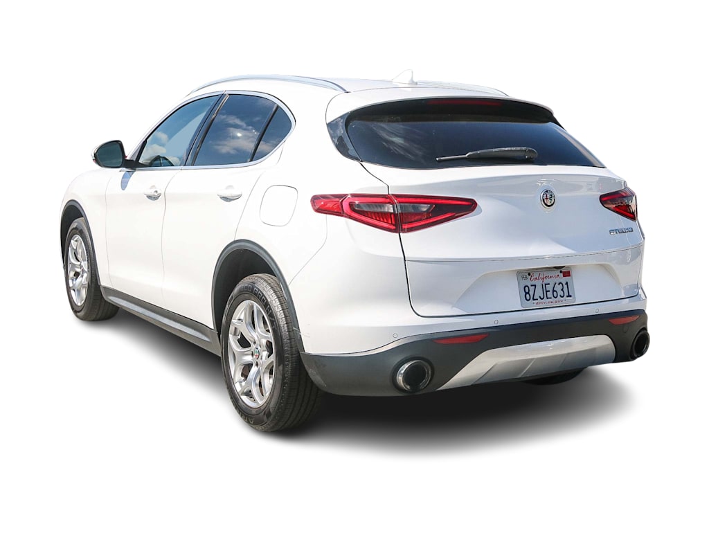 Thumbnail: 2019 Alfa Romeo Stelvio - 3