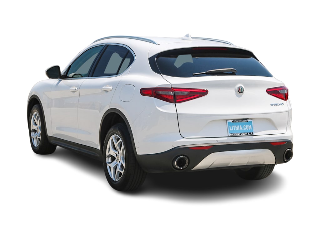 Thumbnail: 2019 Alfa Romeo Stelvio - 3
