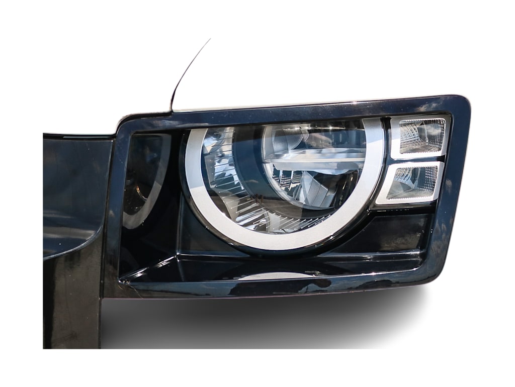 Thumbnail: 2023 Land Rover Defender - 18