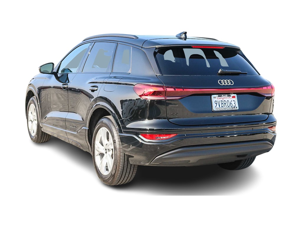 Thumbnail: 2025 Audi Q6 e-tron - 3