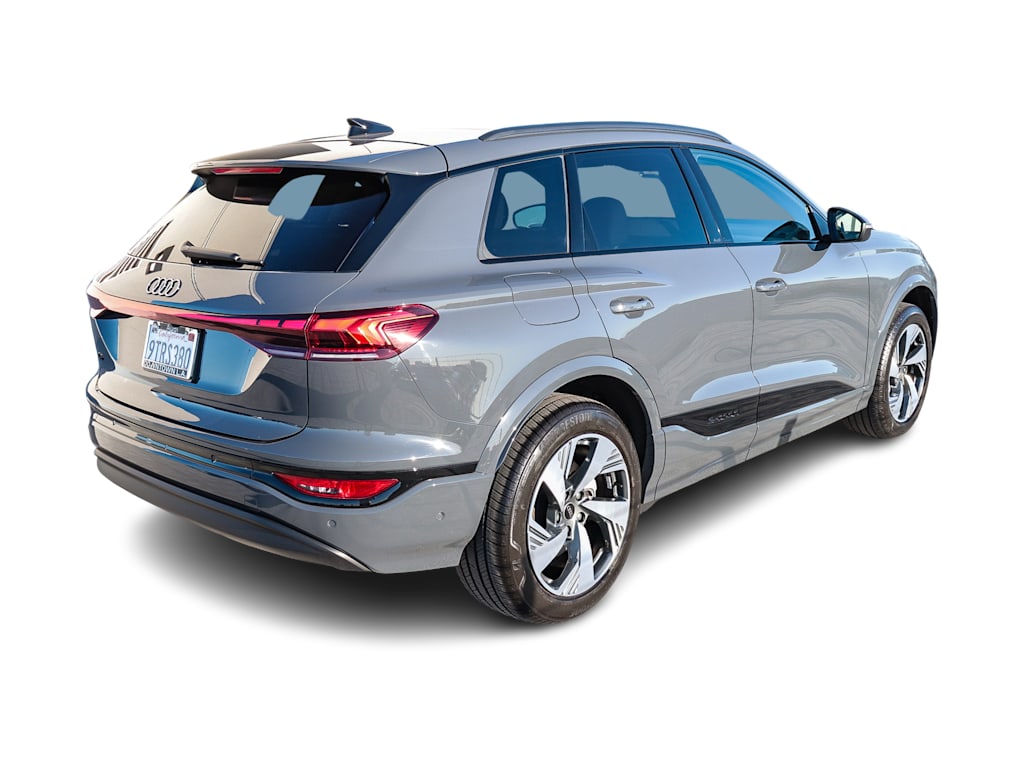 Thumbnail: 2025 Audi Q6 e-tron - 22
