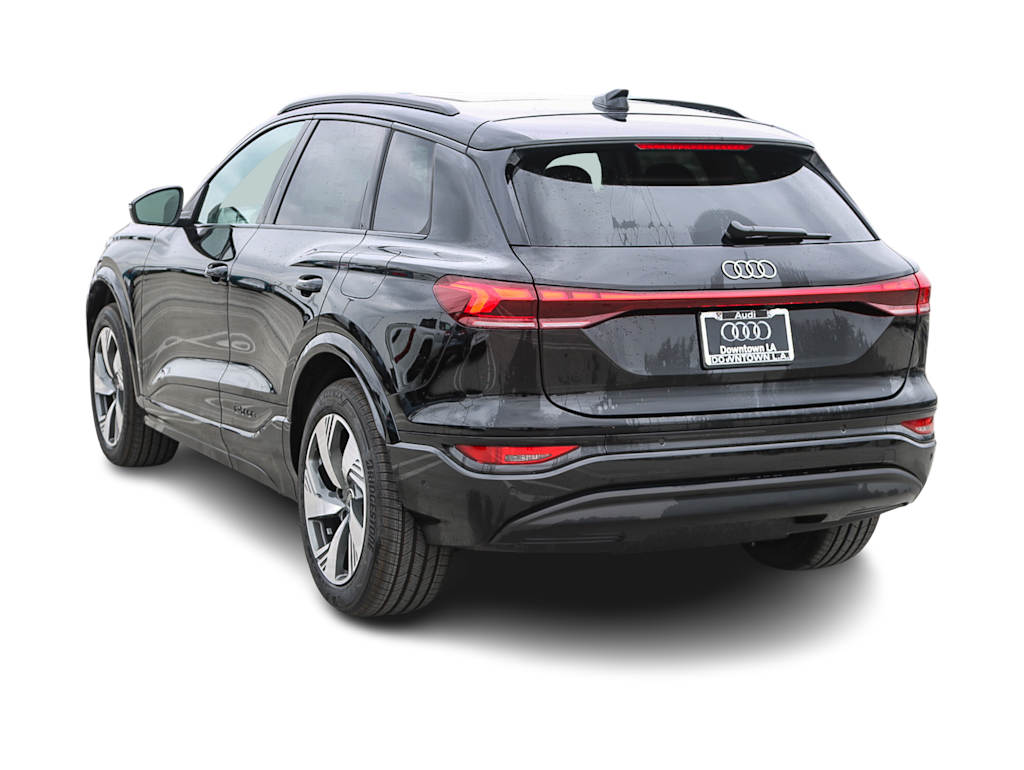 Thumbnail: 2025 Audi Q6 e-tron - 3