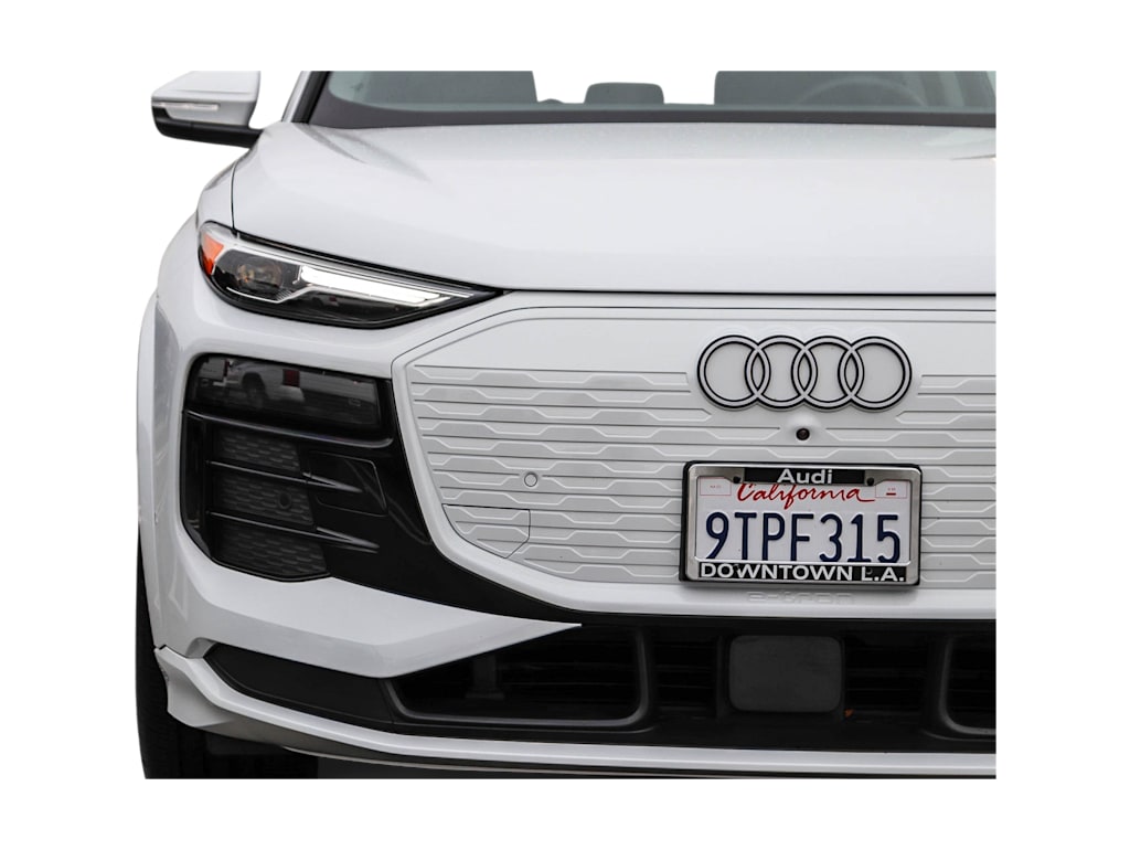 Thumbnail: 2025 Audi Q6 e-tron - 21