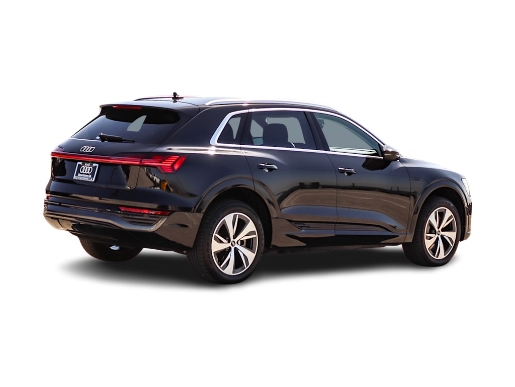 Thumbnail: 2024 Audi Q8 e-tron - 18